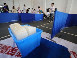 上海闵行制冰厂工业冰块批发，降温冰块订购