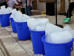 上海嘉定降温冰块,上海制冰厂冰块销售订购批发